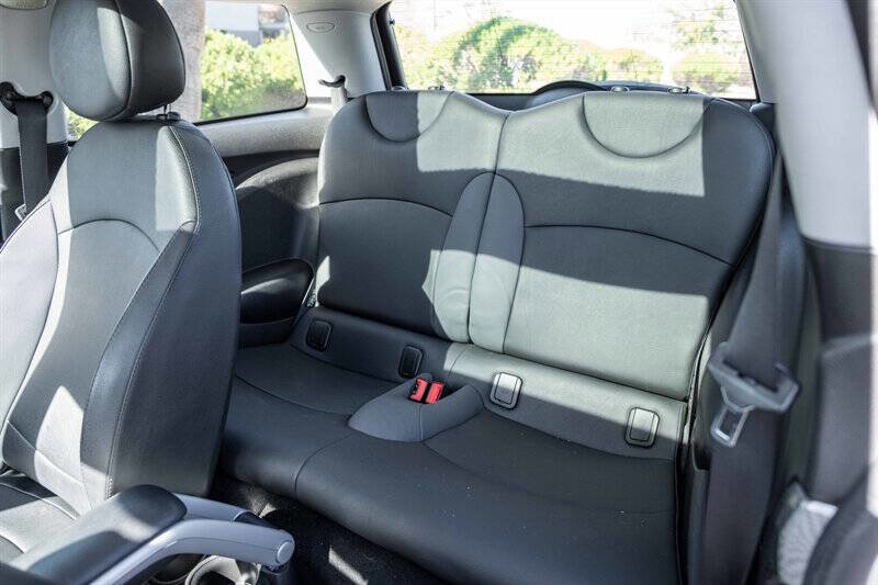 Used 2010 MINI Cooper S image 17