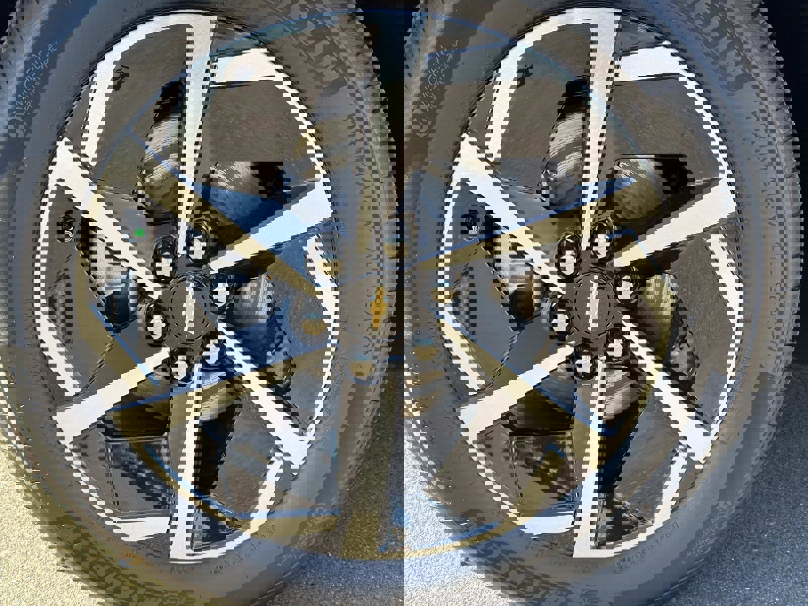 New 2026 Chevrolet Equinox EV LT image 8