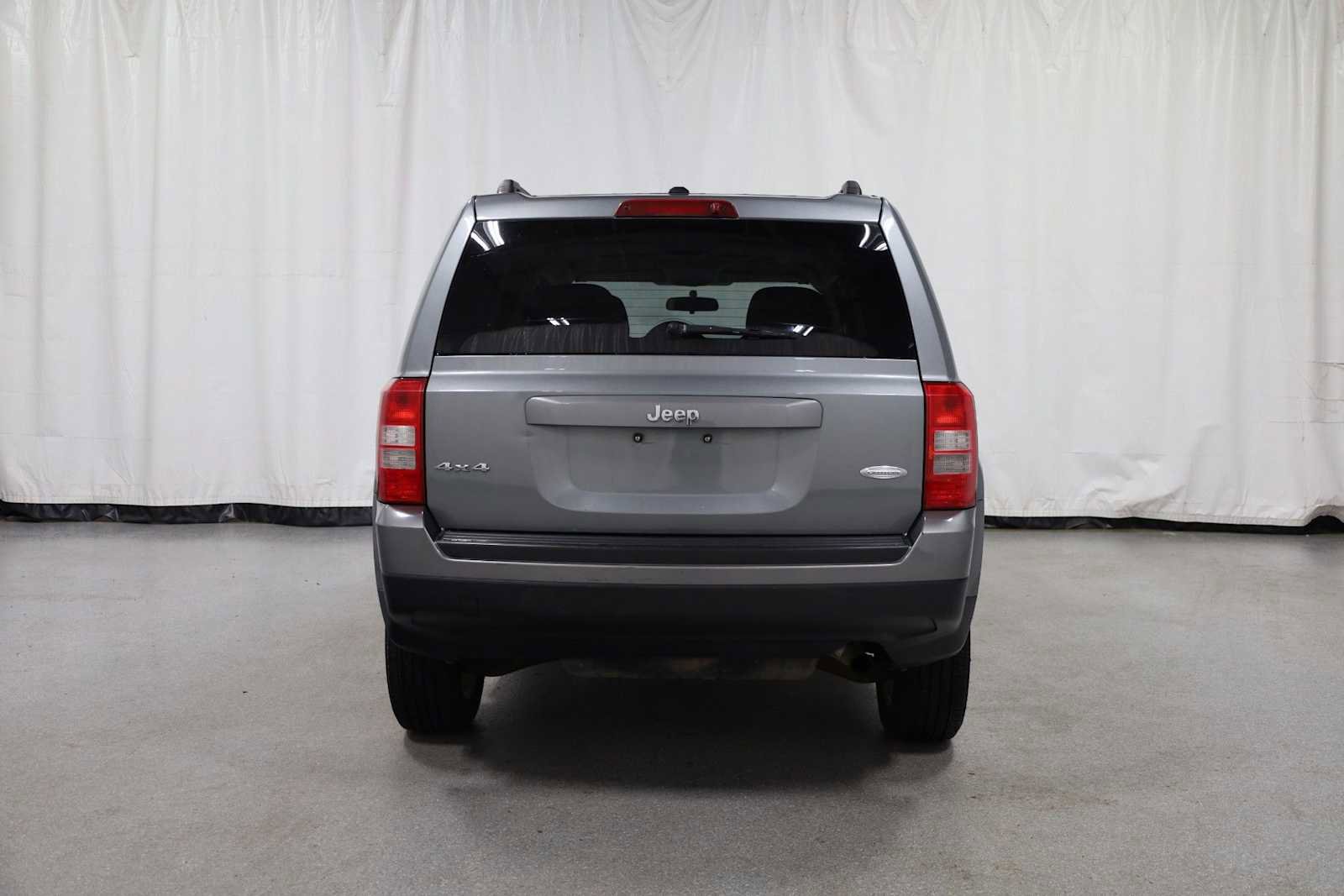 Used 2014 Jeep Patriot Latitude w/ Sun/Sound Group image 7