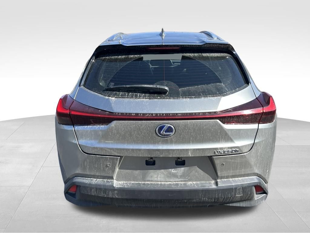 Used 2022 Lexus UX 250h 250h Base w/ Premium Package image 4