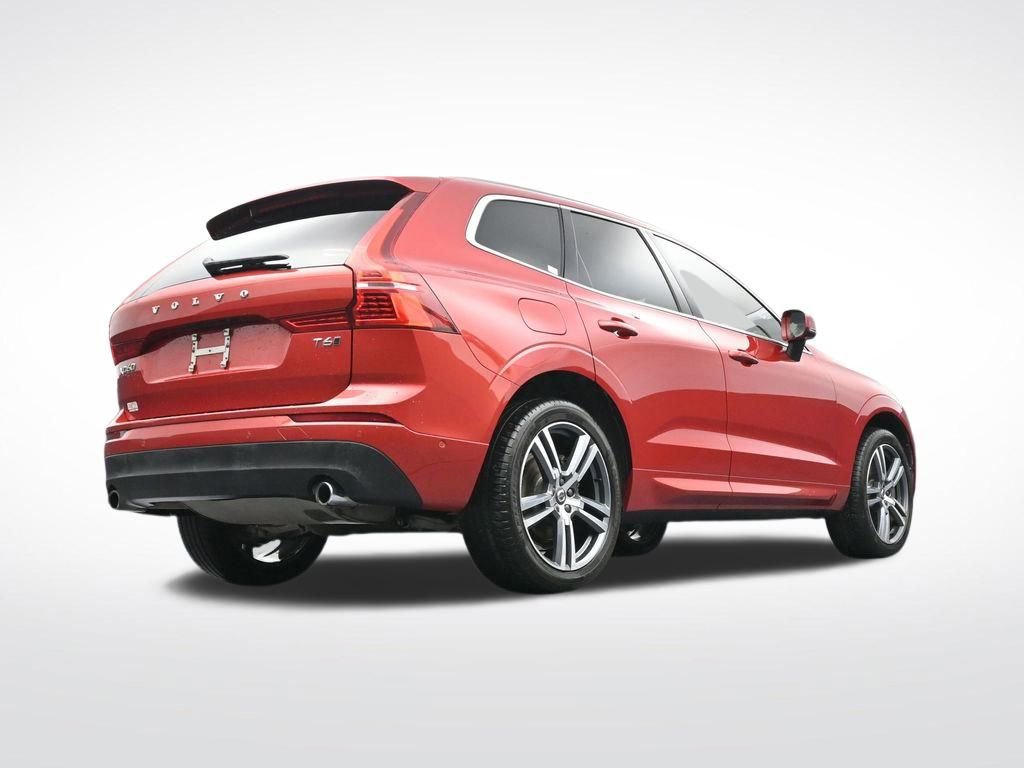Used 2018 Volvo XC60 T6 Momentum w/ Advanced Package image 37