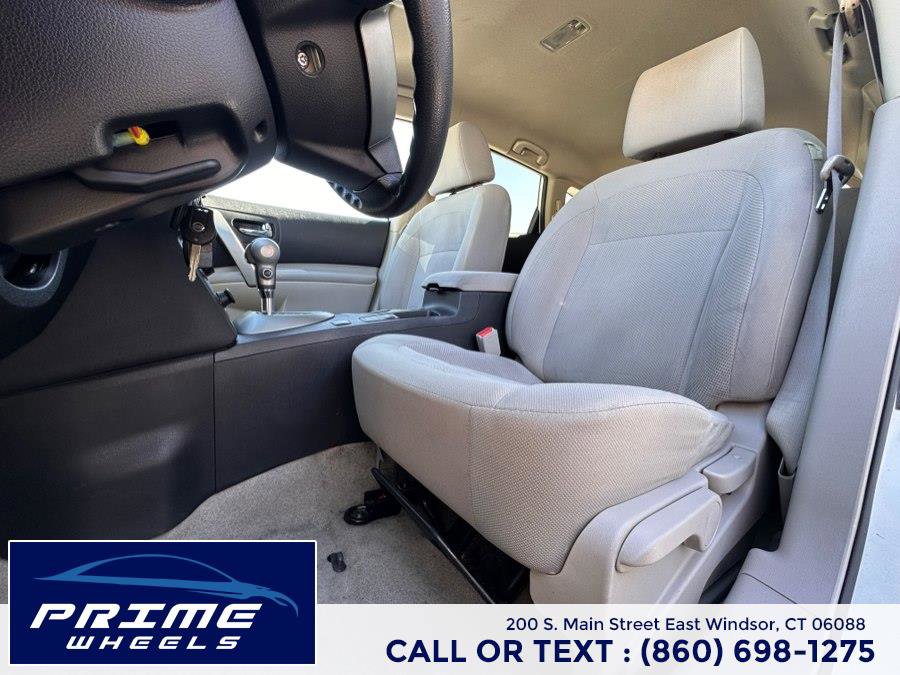 Used 2015 Nissan Rogue S w/ Convenience Package image 10