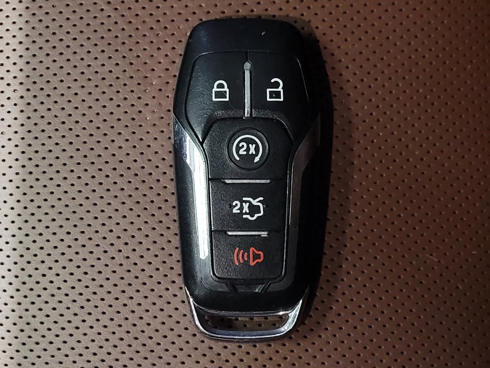 Used 2016 Lincoln MKX Reserve w/ Luxury Package AWD/4WD image 32