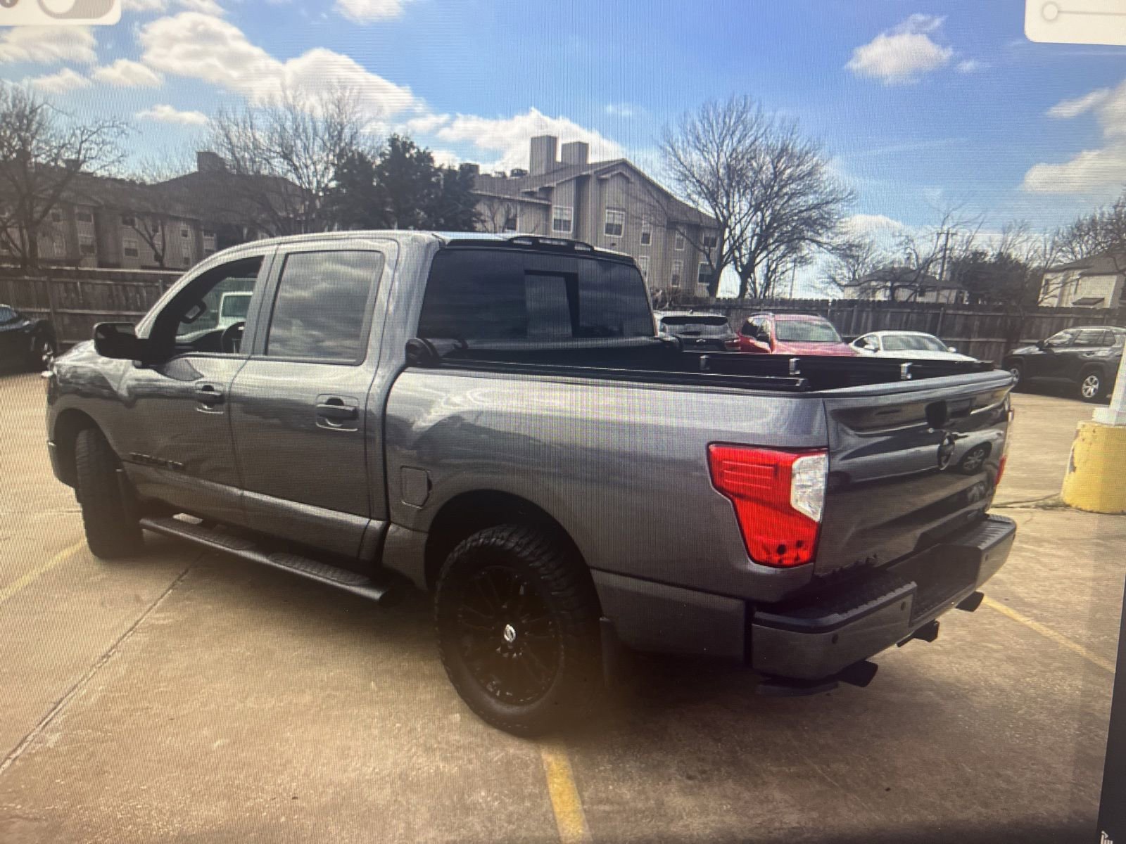 Used 2019 Nissan Titan SV w/ SV Convenience Package image 7