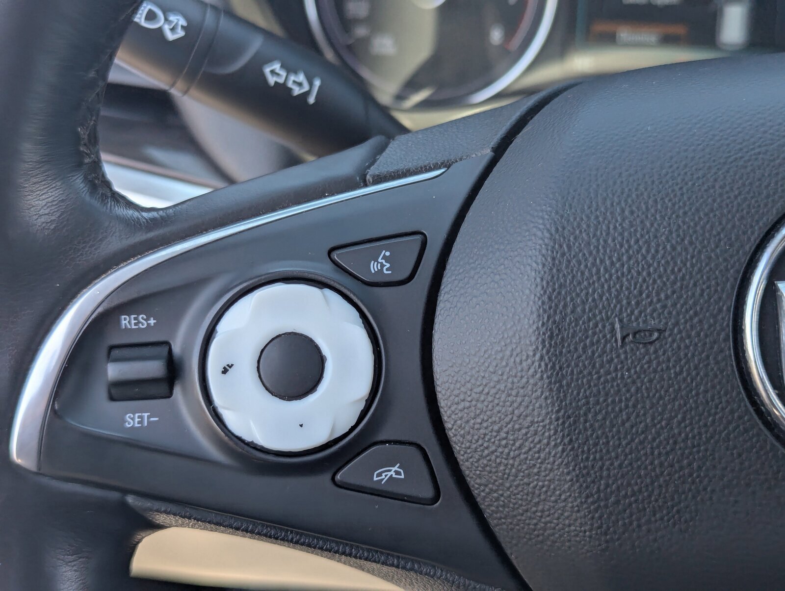 Used 2019 Buick Enclave Essence w/ Trailering Package, 5000 lbs. image 27