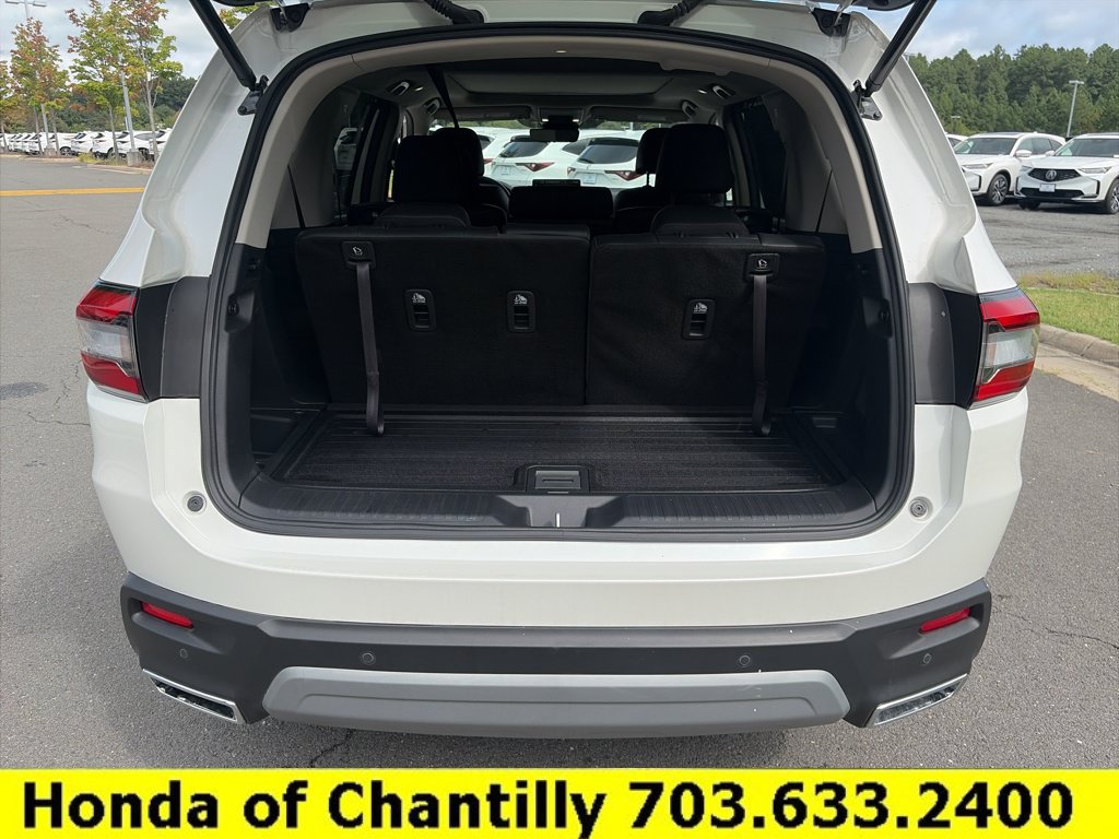 Used 2025 Honda Pilot Touring image 24