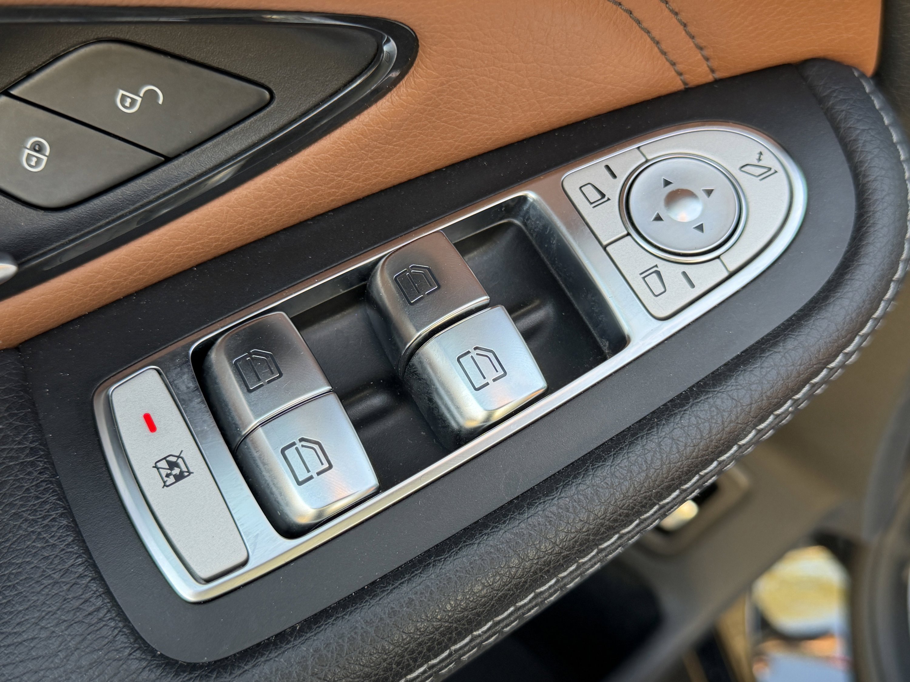 Used 2019 Mercedes-Benz GLC 43 AMG 4MATIC w/ Parking Assistance Package image 28