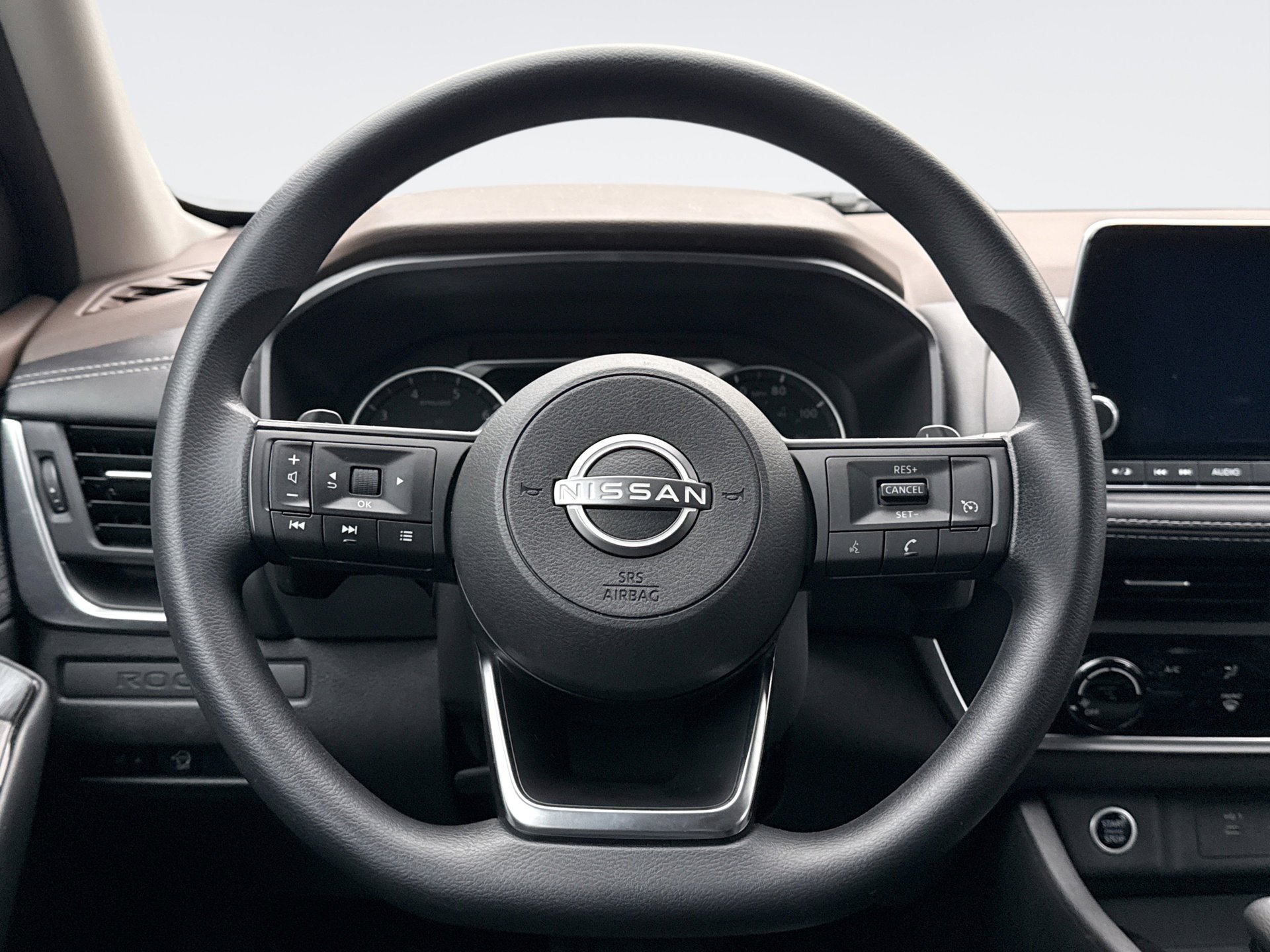 Used 2023 Nissan Rogue S AWD/4WD image 12