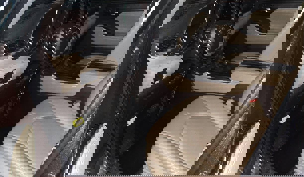 Used 2022 Toyota Highlander XLE image 3