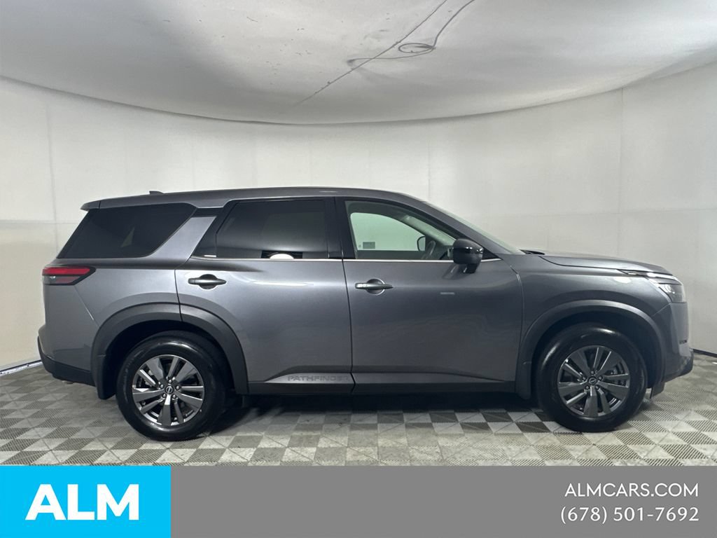 Used 2025 Nissan Pathfinder S FWD image 4