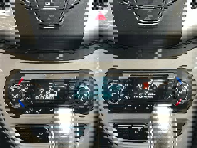 Used 2012 Ford Focus SEL w/ SEL/Titanium Winter Pkg image 10