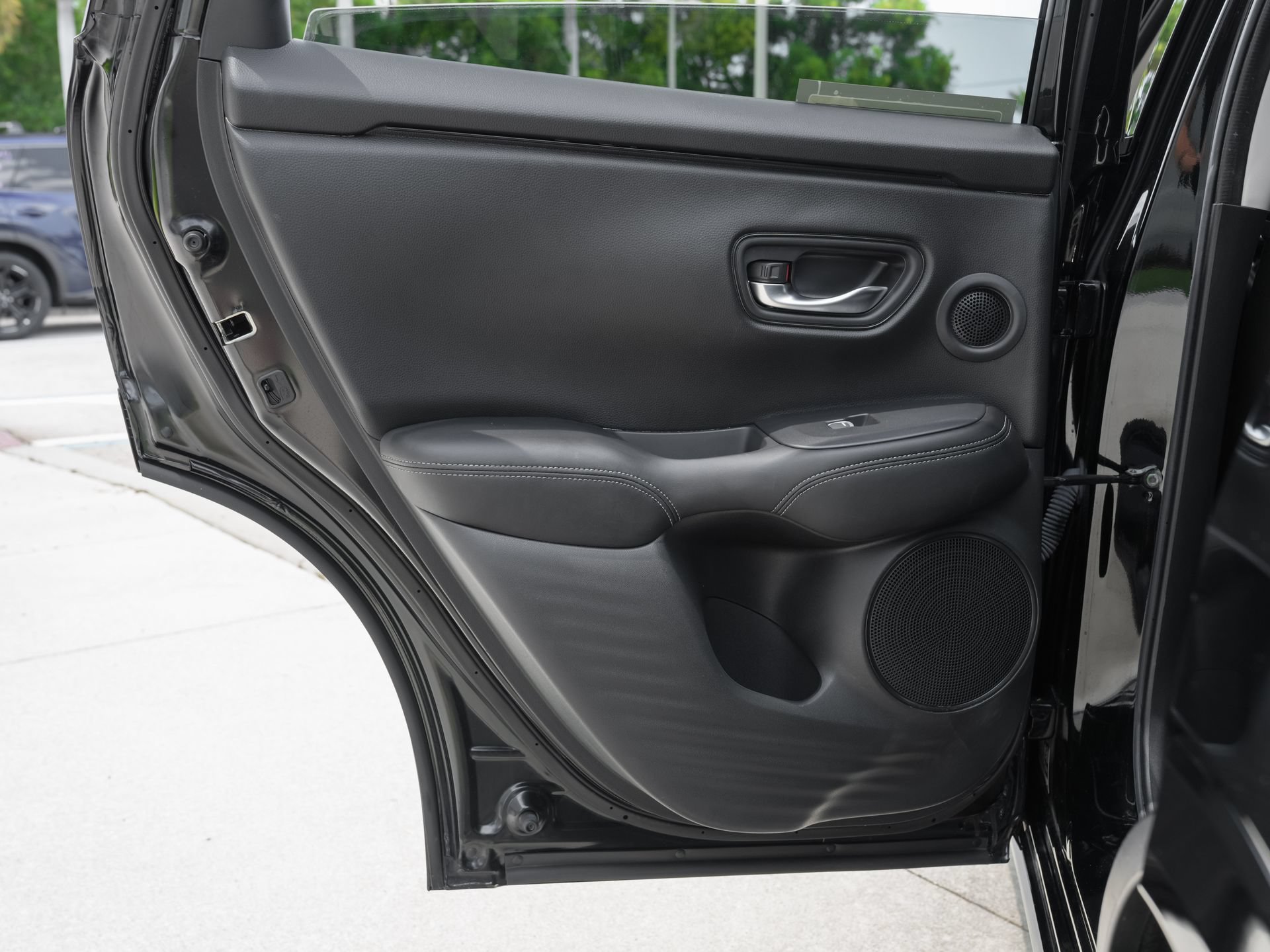 Used 2024 Honda HR-V EX-L image 30