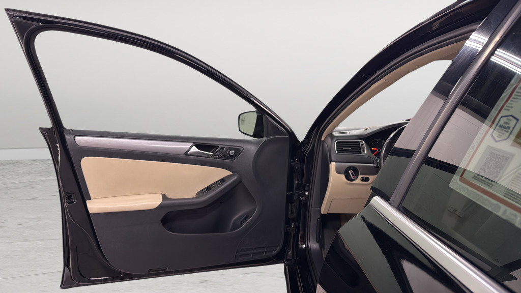 Used 2013 Volkswagen Jetta SEL FWD image 14