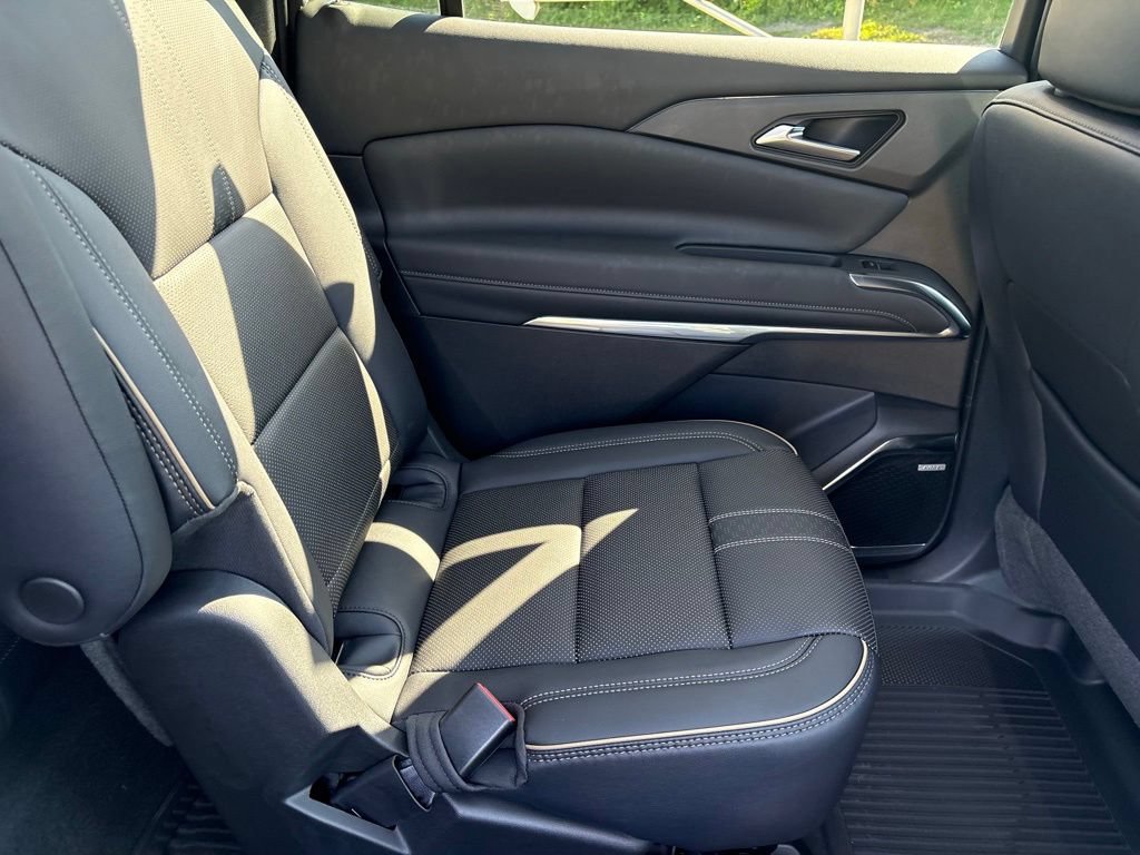 New 2026 Chevrolet Traverse High Country w/ LPO, Floor Liner Package AWD/4WD image 48