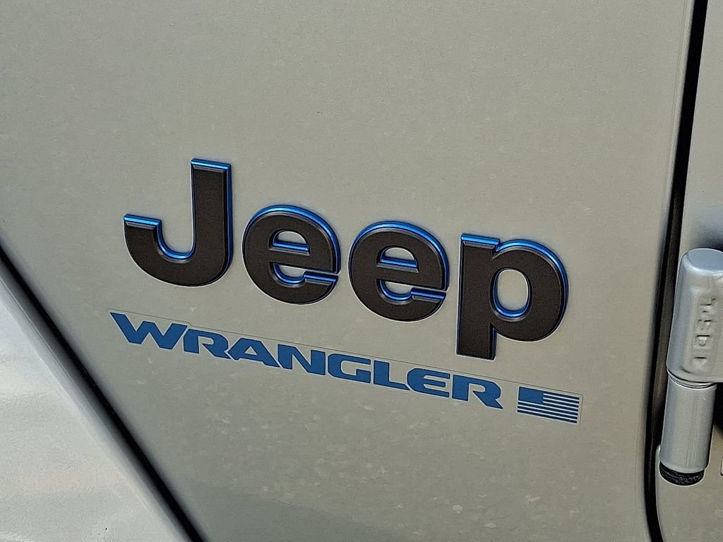 Used 2024 Jeep Wrangler Unlimited w/ Convenience Group AWD/4WD image 31