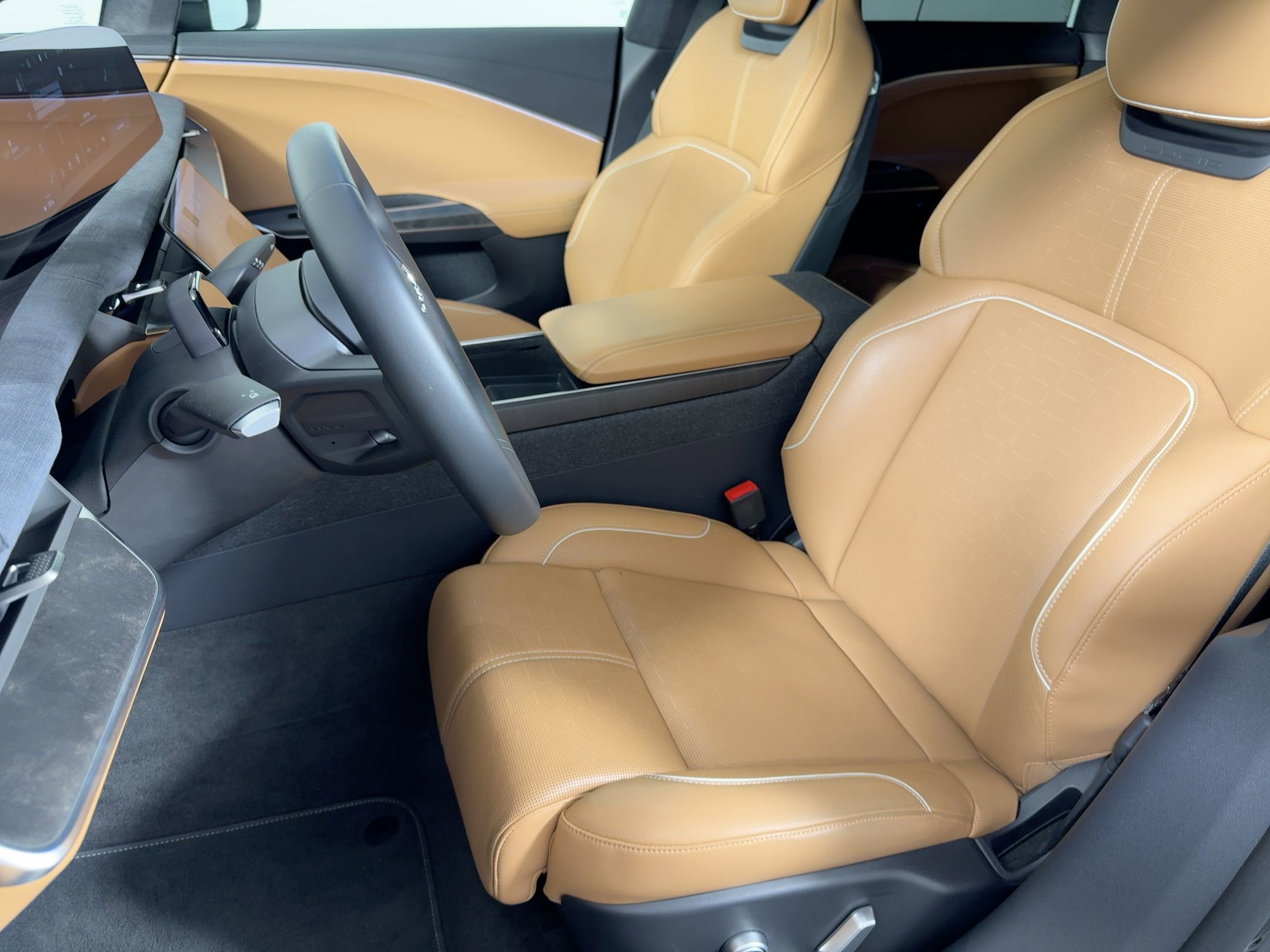 Used 2026 Lucid Gravity Dream image 5