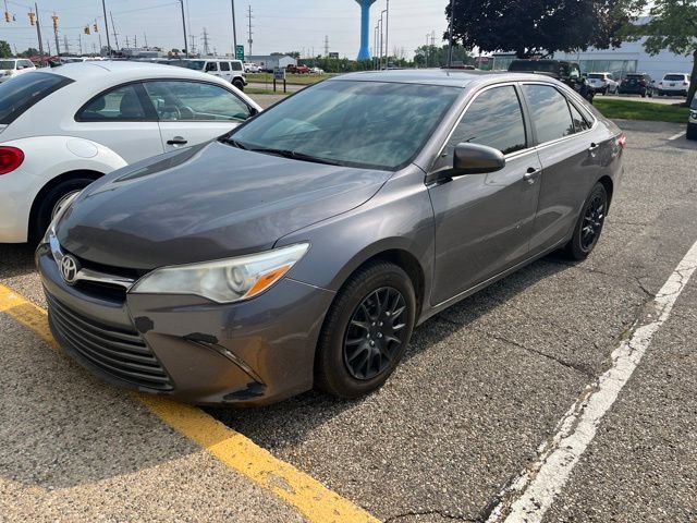 Used 2016 Toyota Camry LE FWD image 3