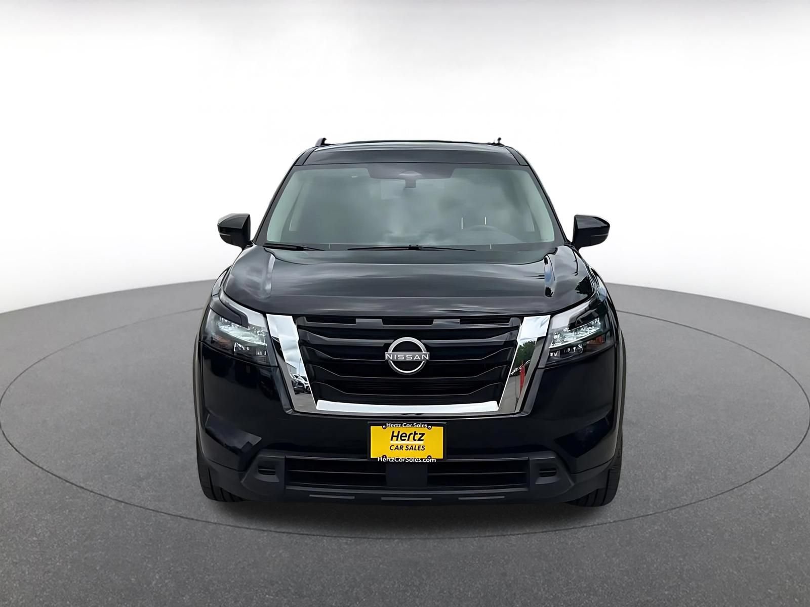 Used 2025 Nissan Pathfinder SV FWD image 4