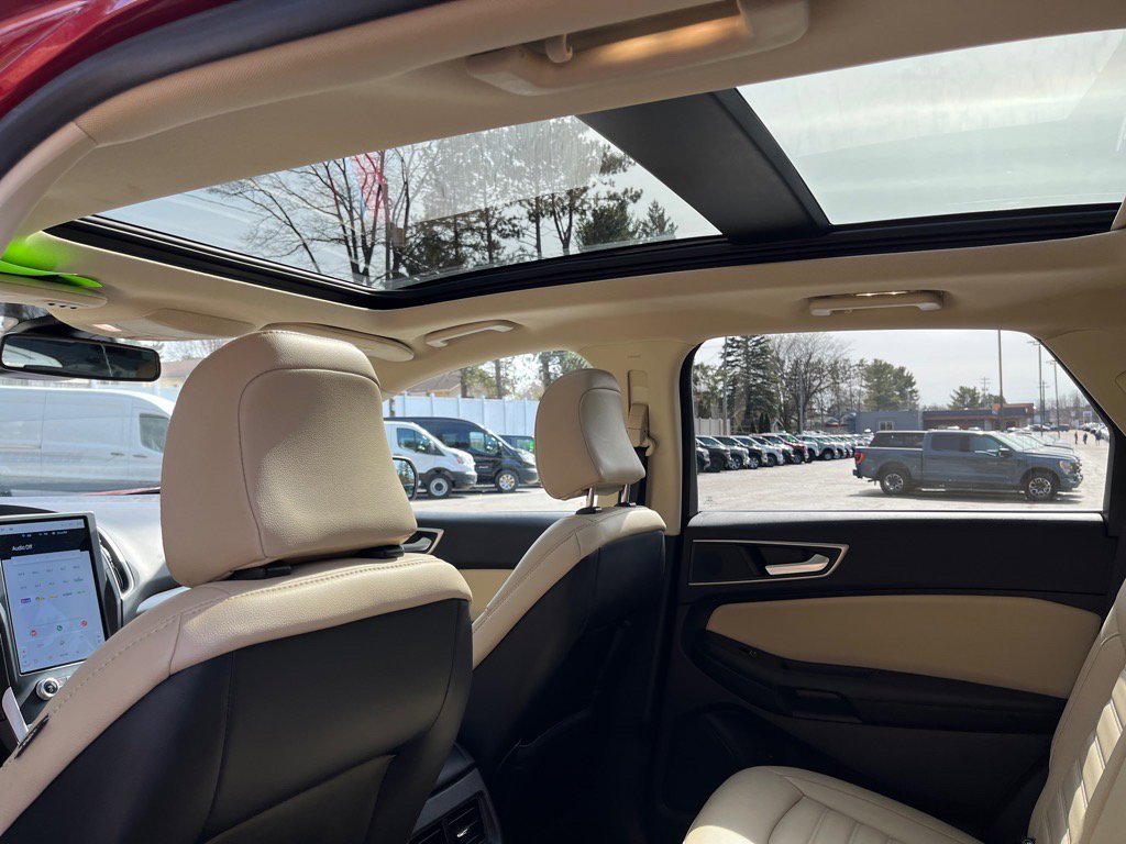 Used 2024 Ford Edge SEL w/ Convenience Package image 11