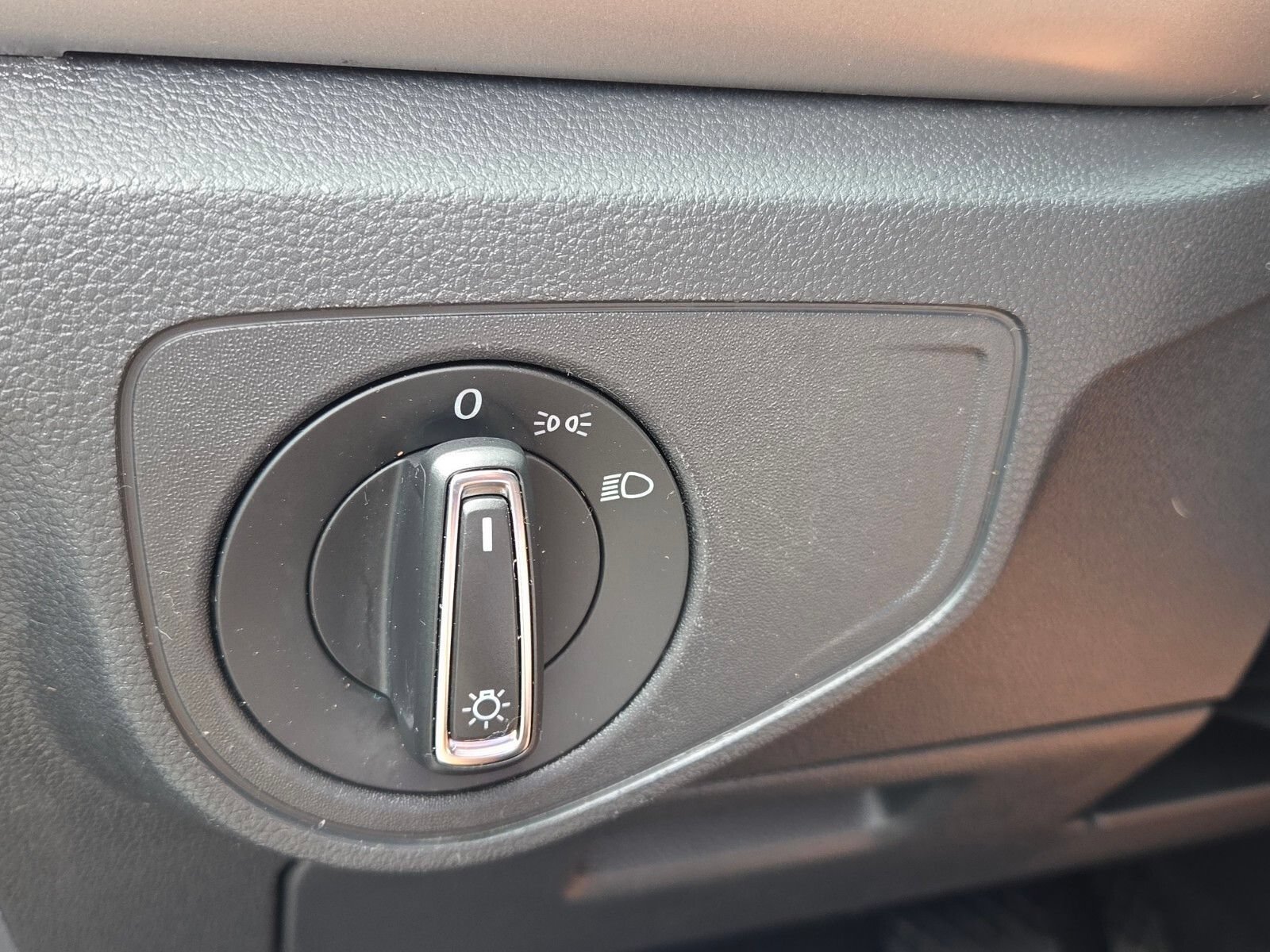 Used 2018 Volkswagen Atlas S FWD image 27