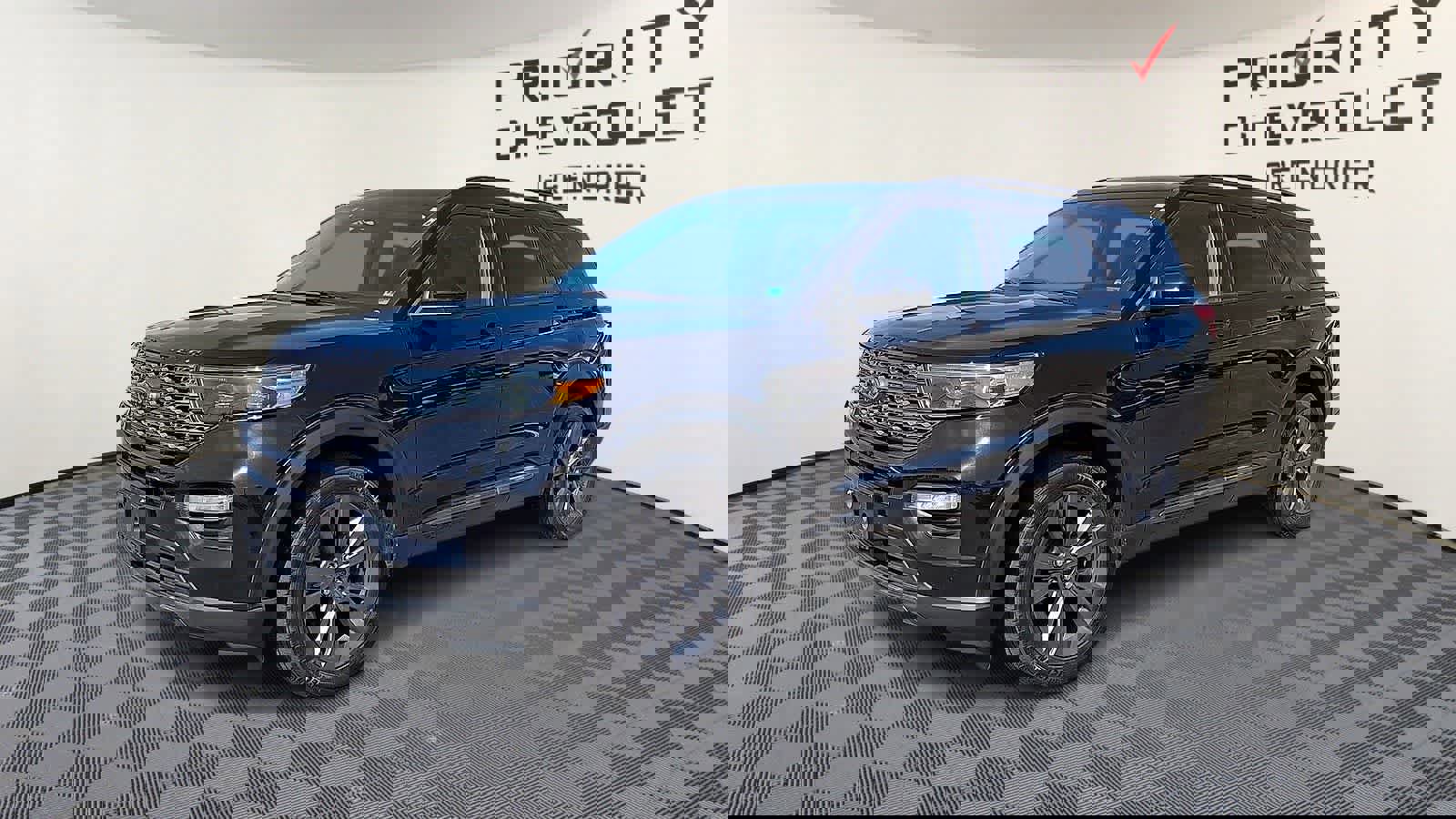 Used 2022 Ford Explorer XLT w/ Equipment Group 202A AWD/4WD image 4