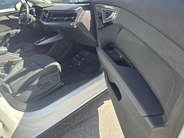 Used 2024 Audi Q4 e-tron Prestige image 11