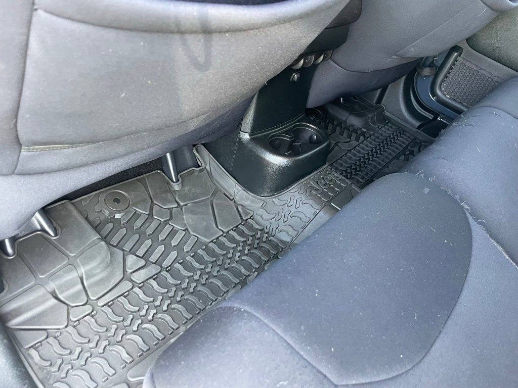 Used 2017 Jeep Wrangler Unlimited Sport AWD/4WD image 8