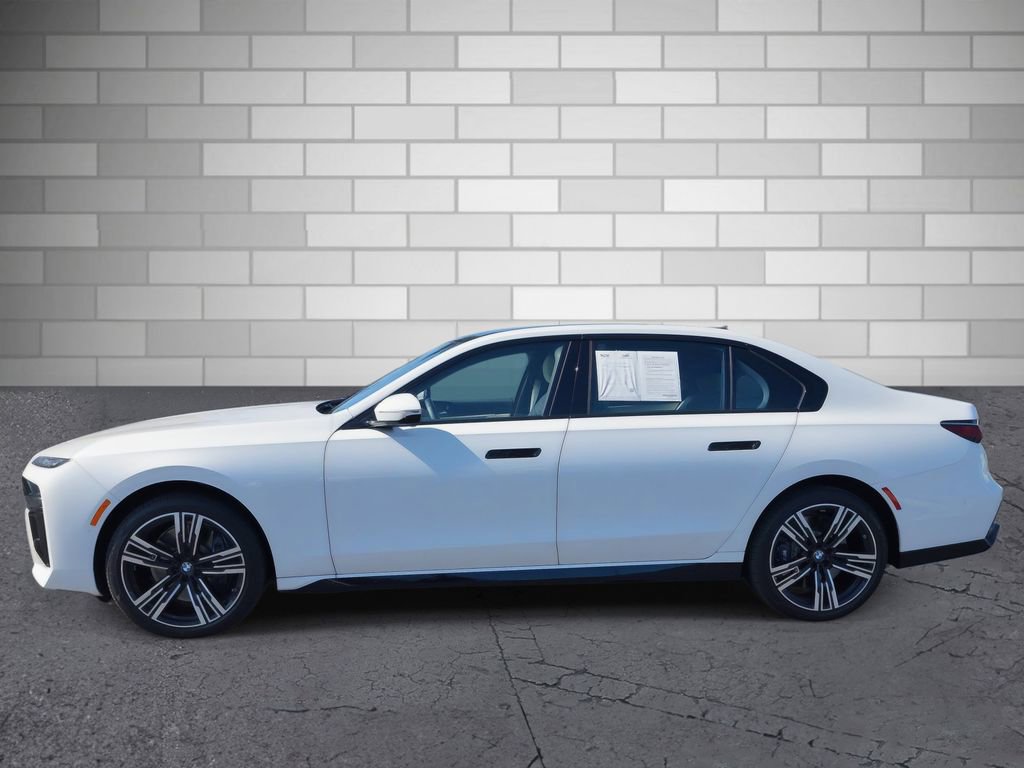 Used 2024 BMW 760i xDrive w/ Executive Package image 2