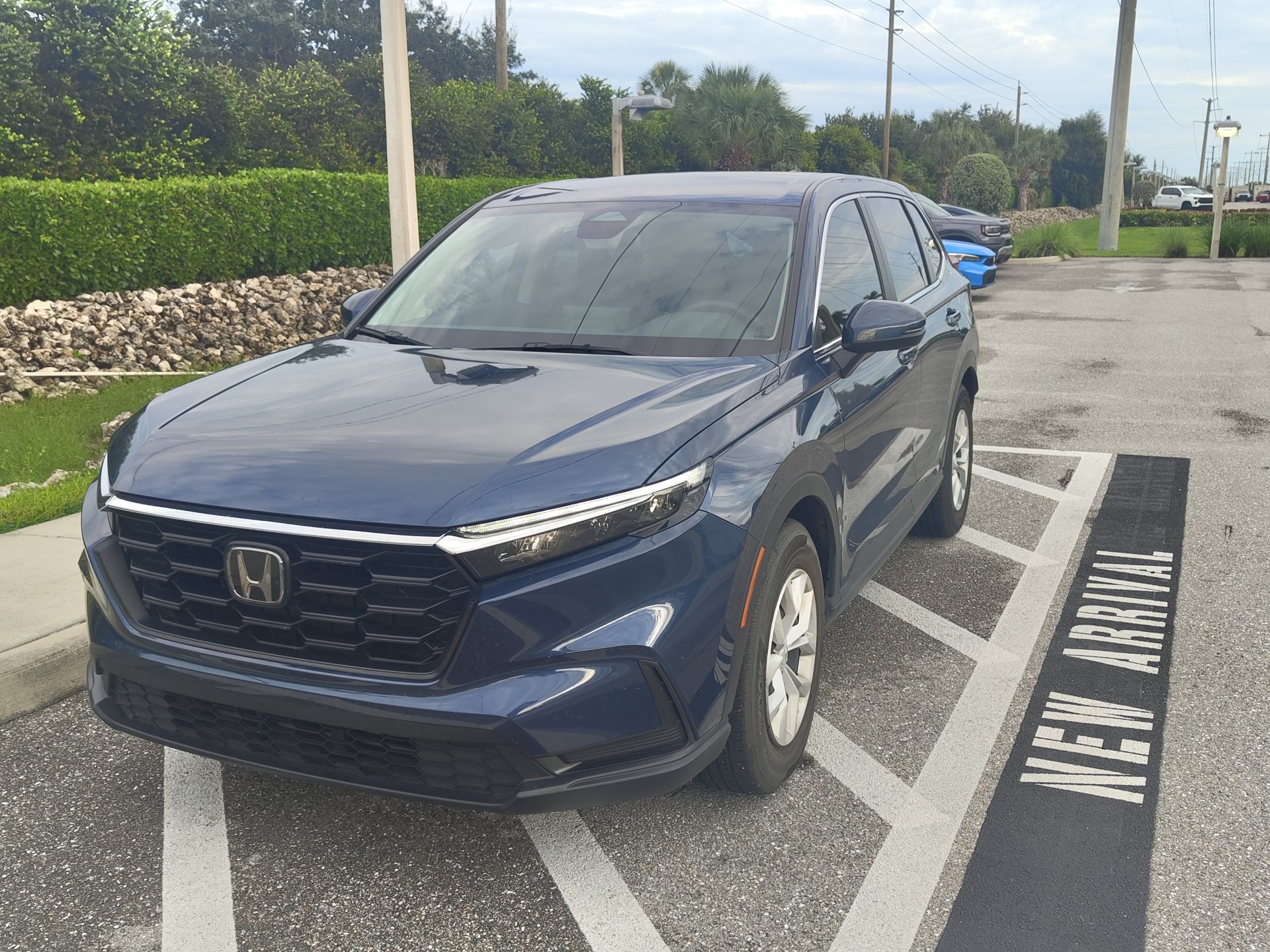 Used 2023 Honda CR-V LX image 2