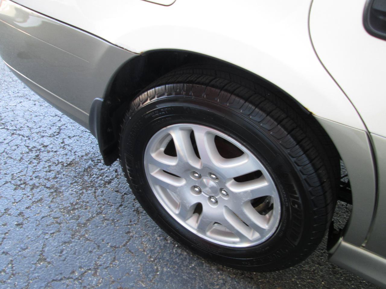 Used 2001 Subaru Outback Wagon AWD/4WD image 29