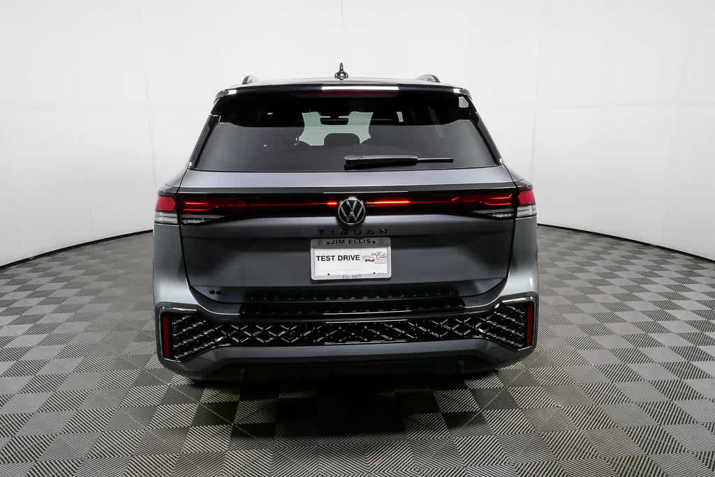 New 2026 Volkswagen Tiguan SE R-Line FWD image 29