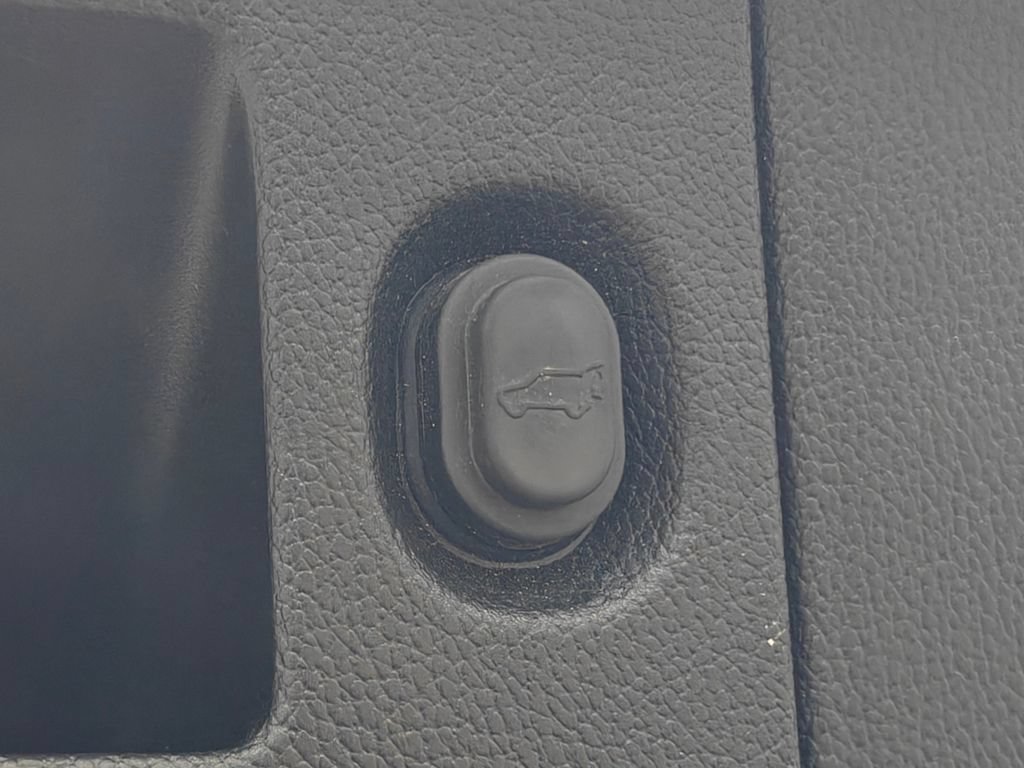 Used 2019 Cadillac Escalade Luxury AWD/4WD image 38