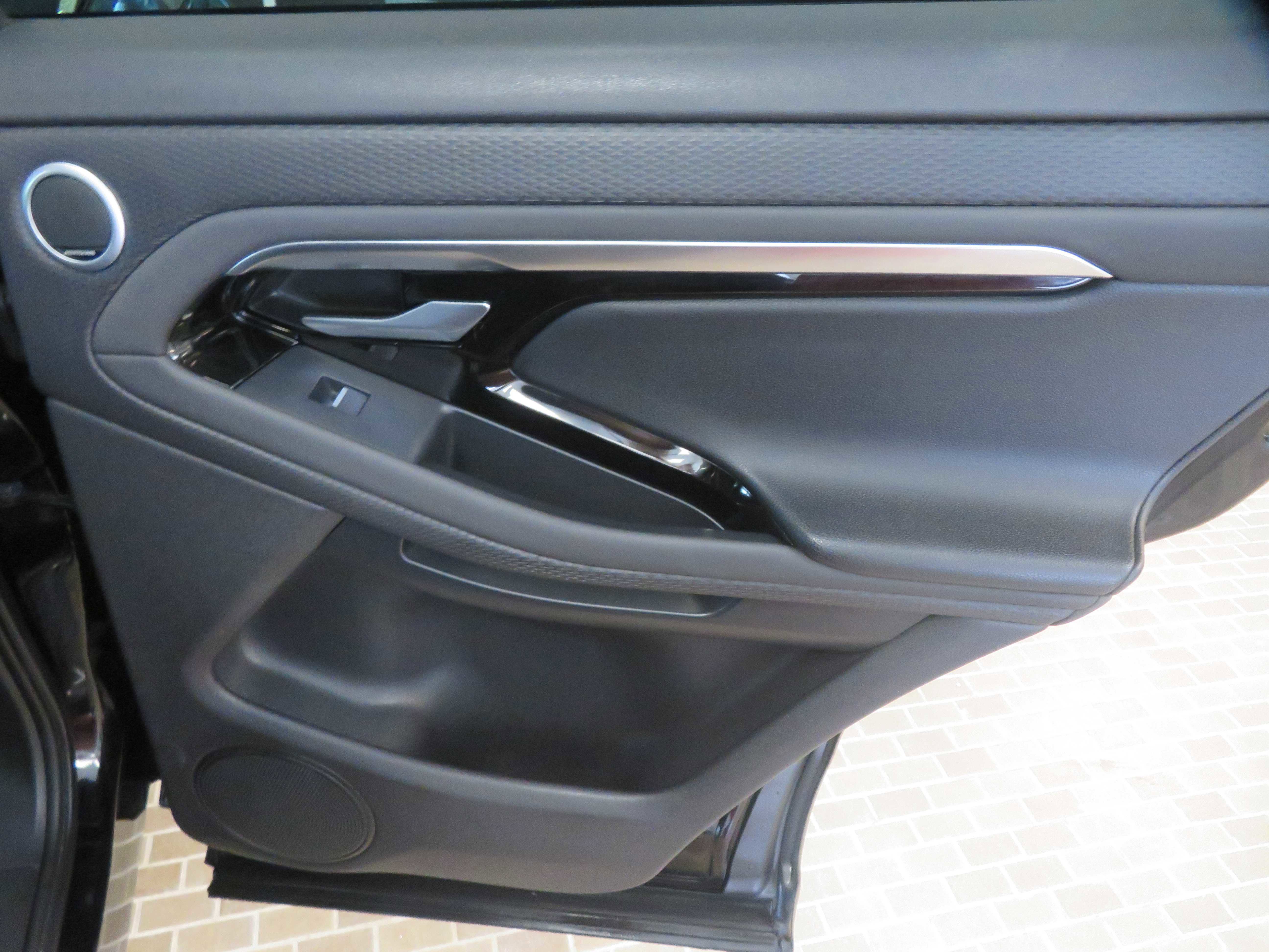 Used 2020 Land Rover Range Rover Evoque S image 21