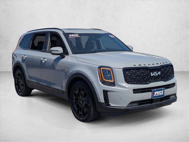 Used 2022 Kia Telluride SX w/ SX Prestige Package image 3