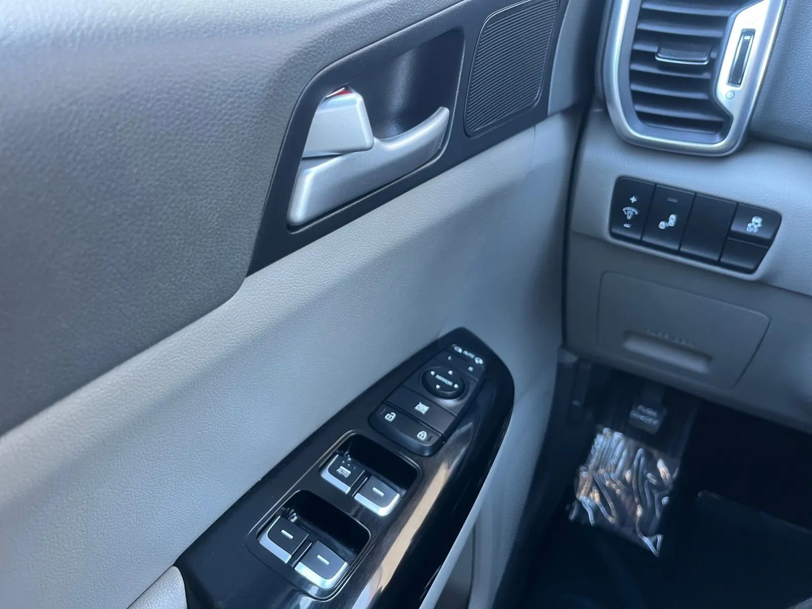 Used 2018 Kia Sportage EX AWD/4WD image 19