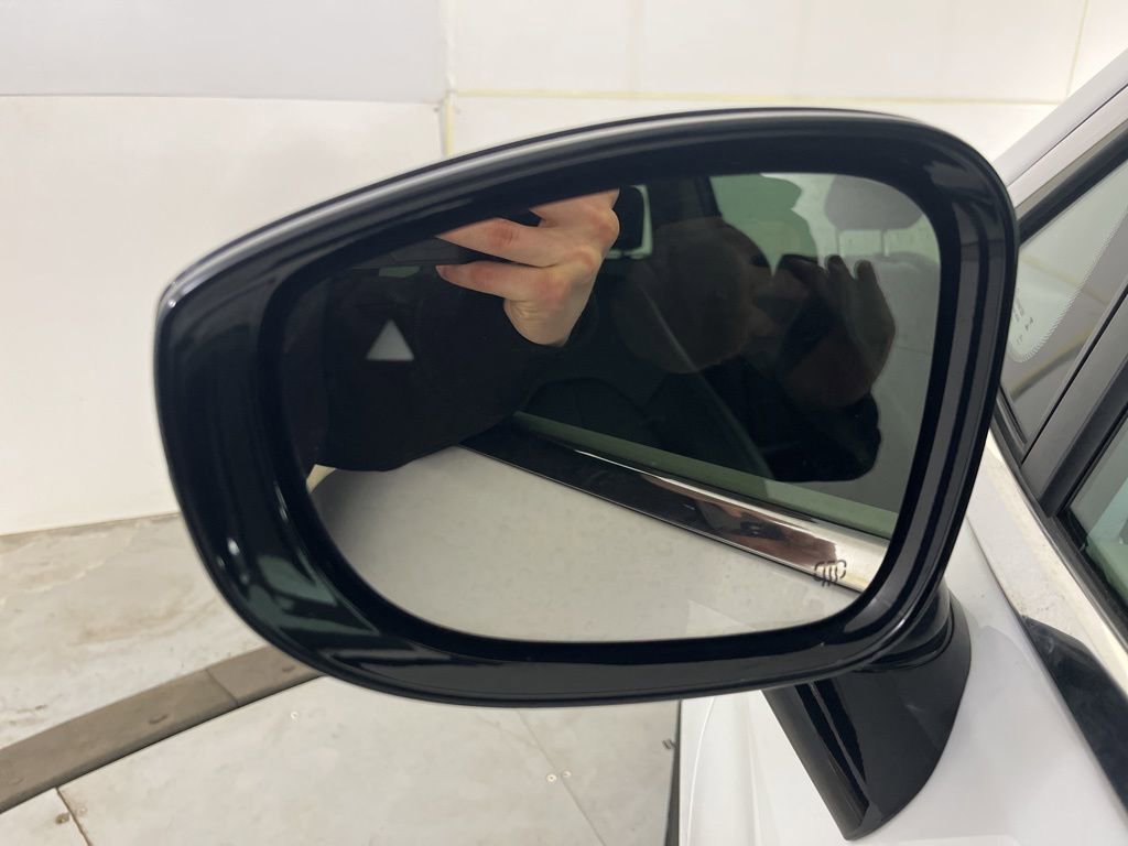 Used 2024 Chrysler Pacifica Touring-L image 37