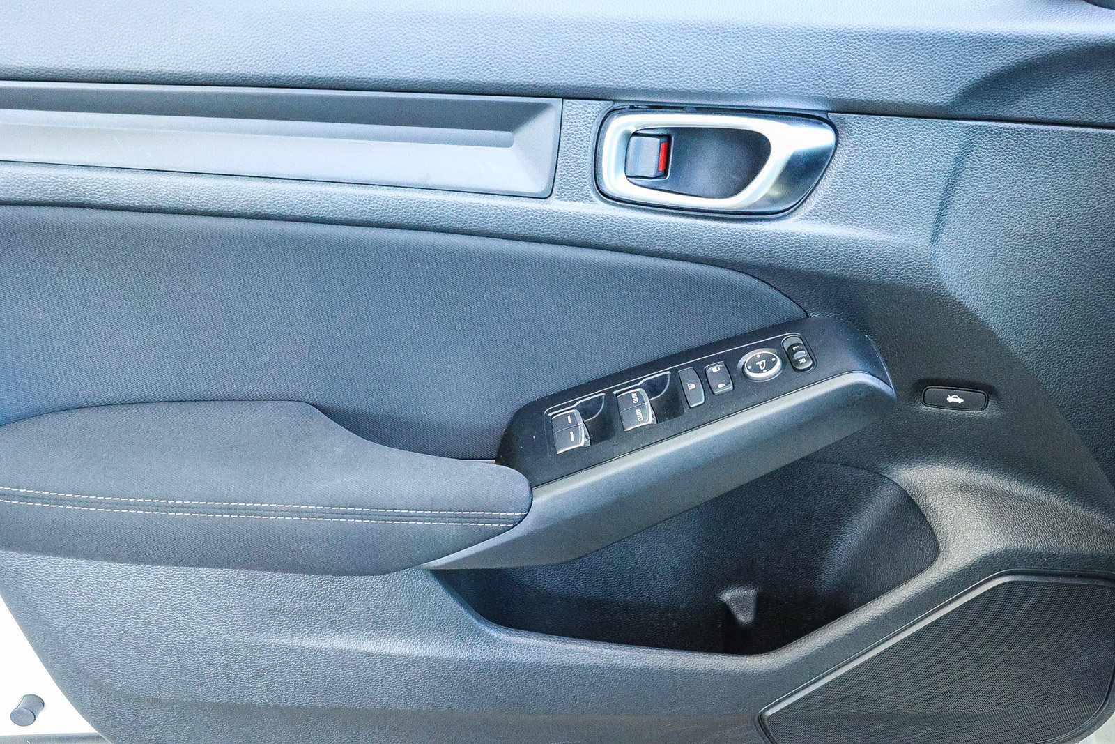 Used 2025 Honda Civic LX image 25