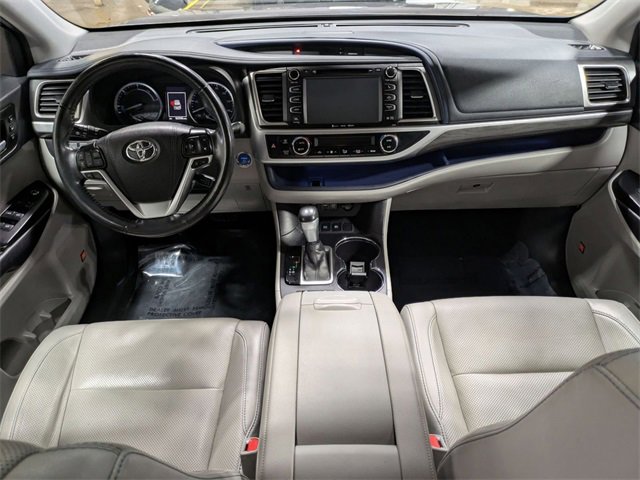 Used 2019 Toyota Highlander Limited image 26