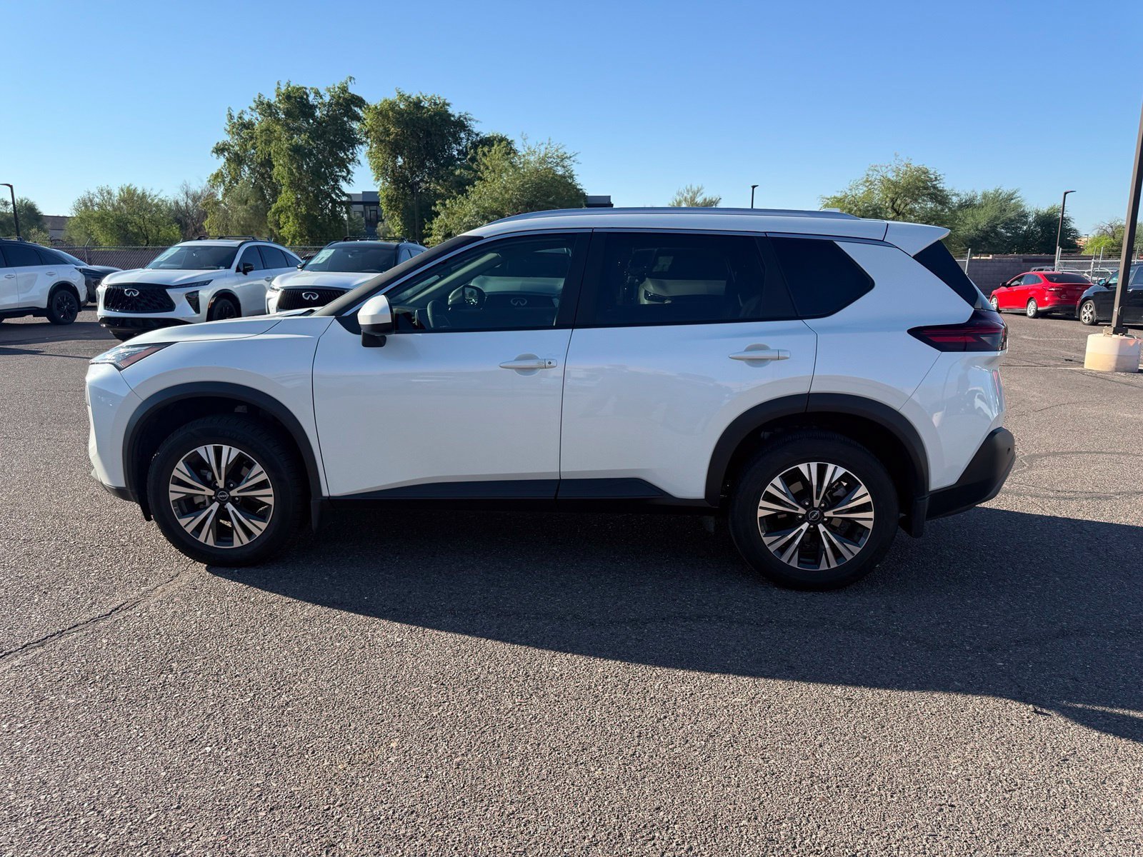 Used 2023 Nissan Rogue SV w/ SV Premium B Package FWD image 8