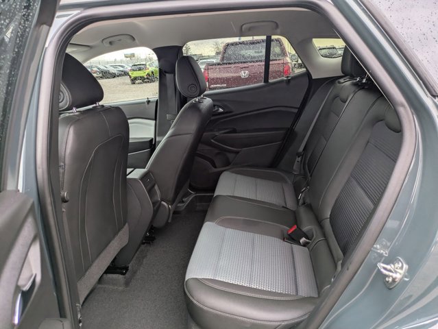 Used 2025 Chevrolet Trax LT image 23