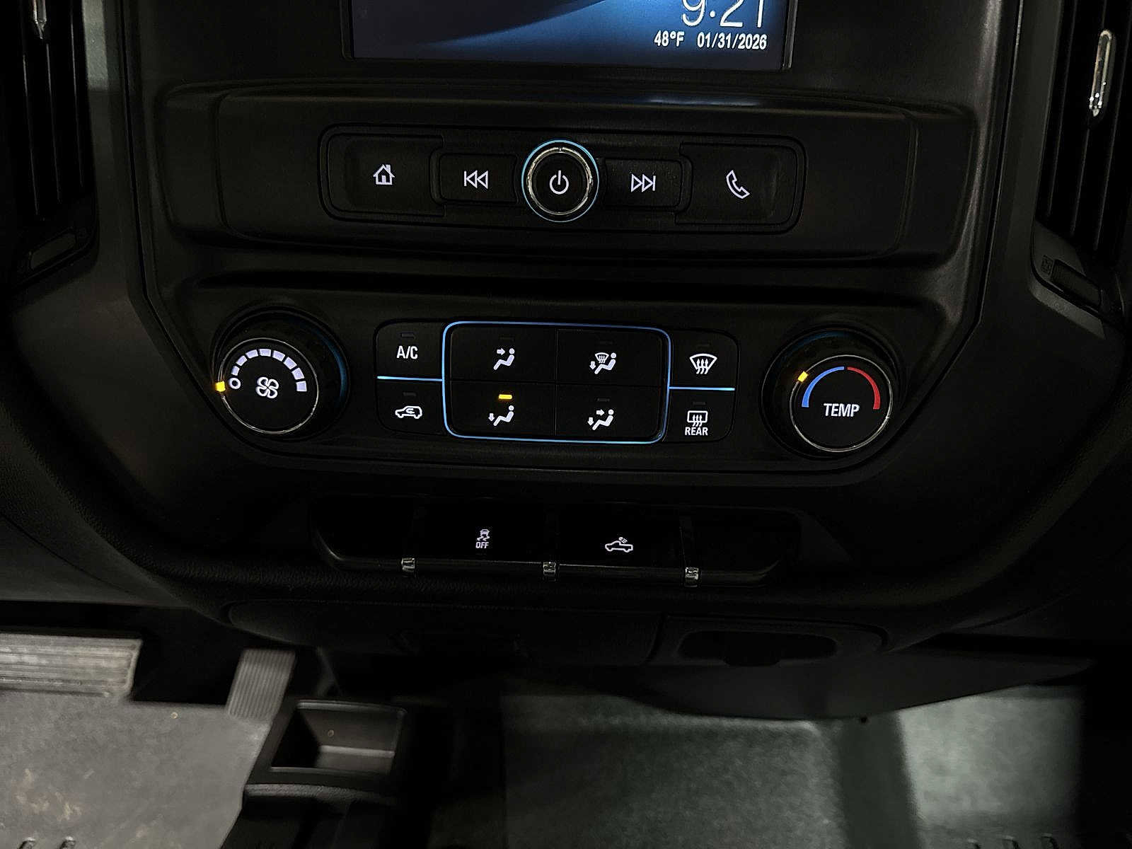 Used 2018 Chevrolet Silverado 1500 Custom w/ Custom Value Package image 21