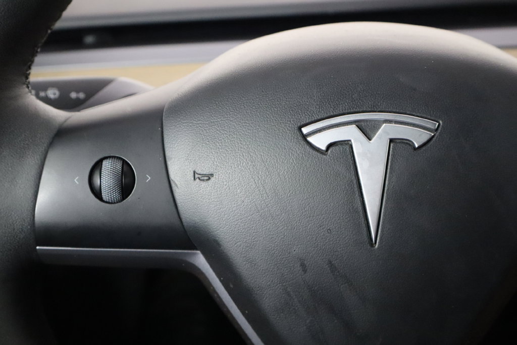 Used 2023 Tesla Model 3 Standard Range RWD image 11