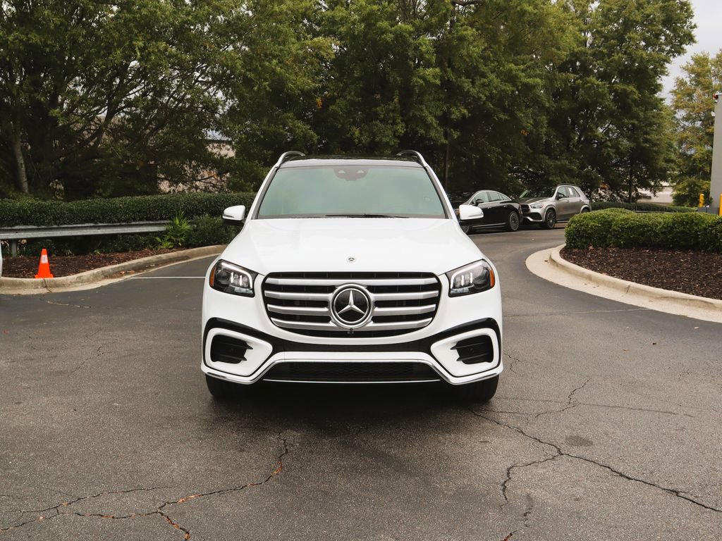 Used 2025 Mercedes-Benz GLS 580 4MATIC image 8