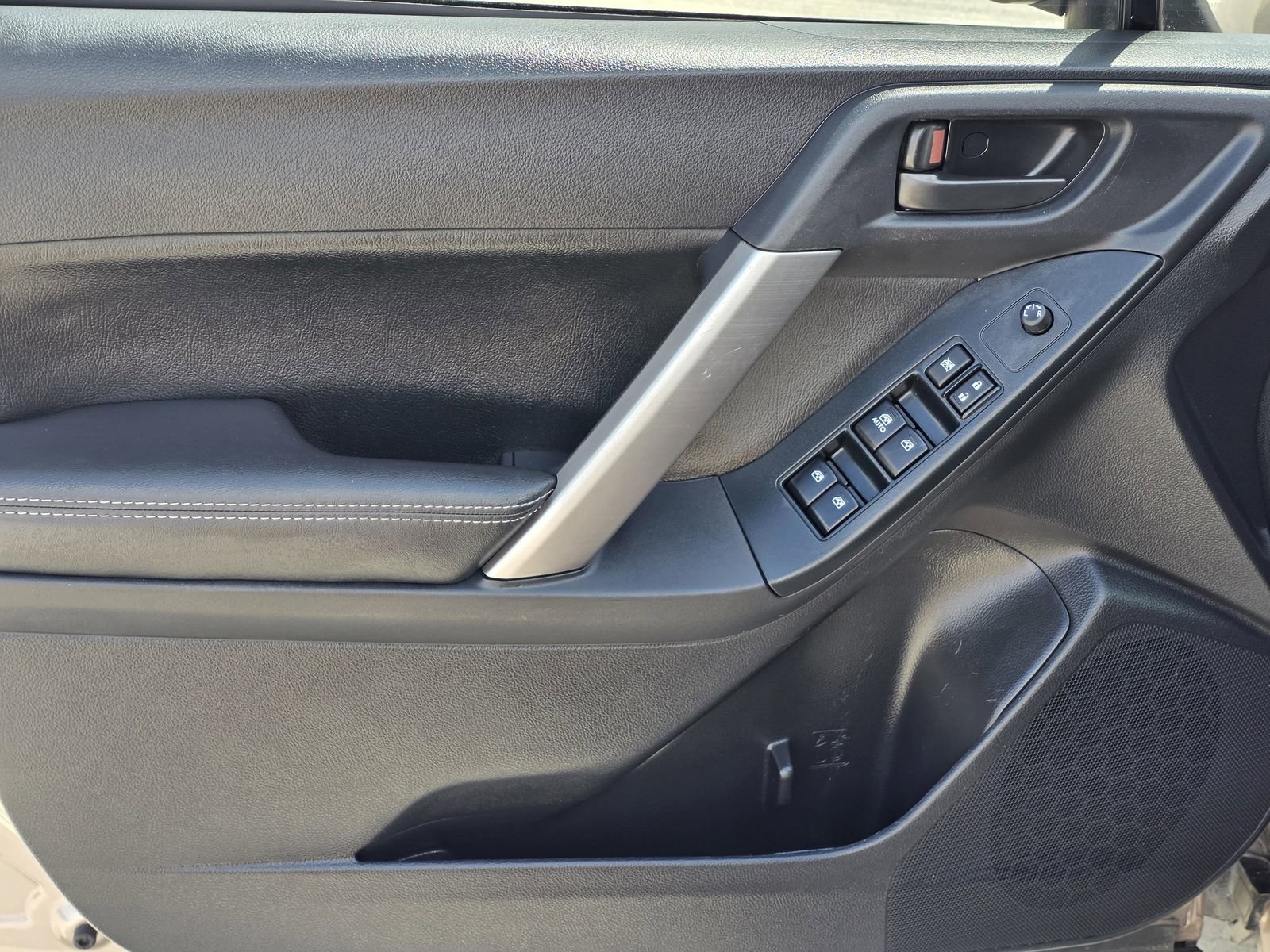 Used 2016 Subaru Forester 2.5i w/ Alloy Wheel Package image 15