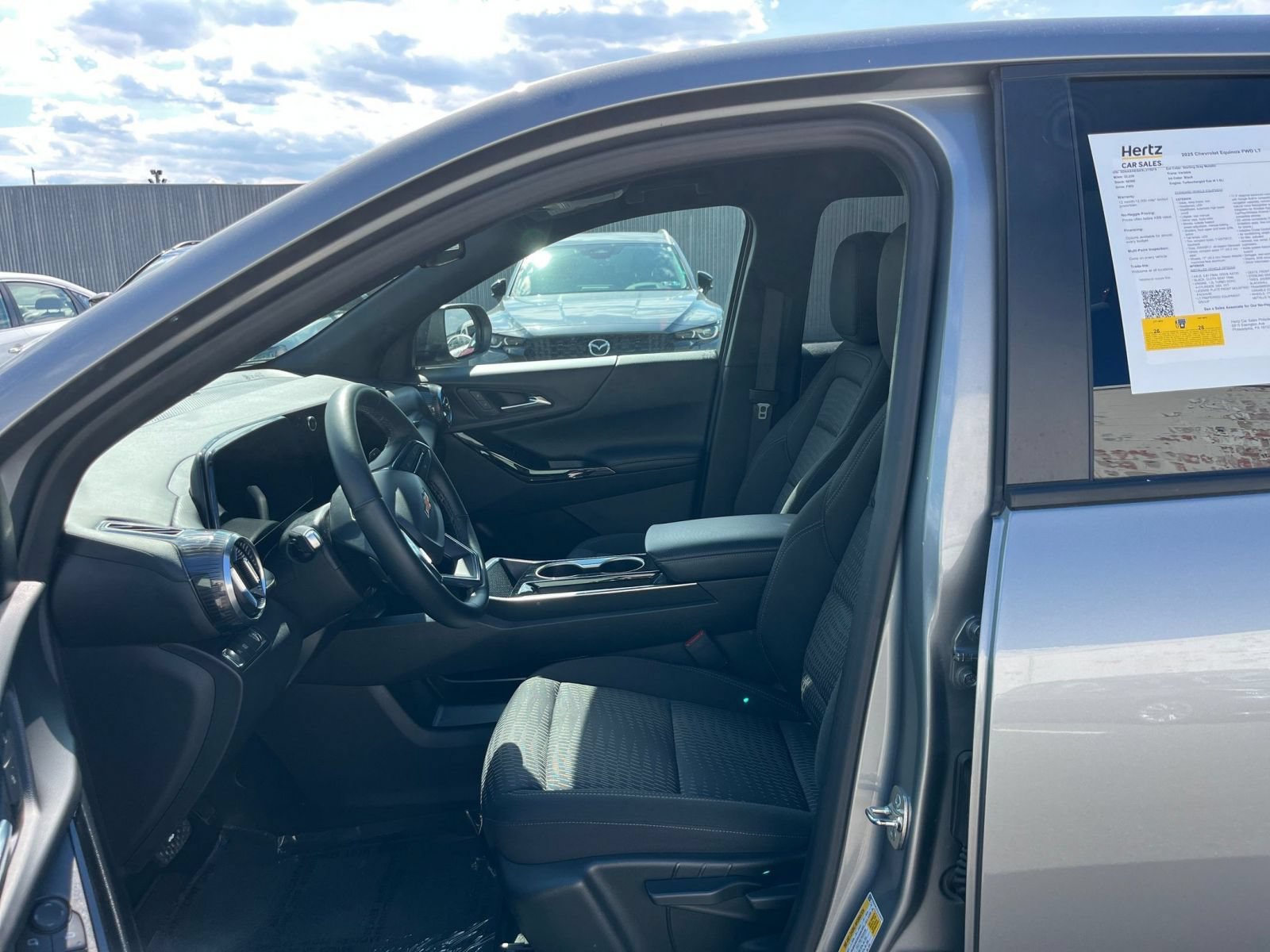 Used 2025 Chevrolet Equinox LT FWD image 27