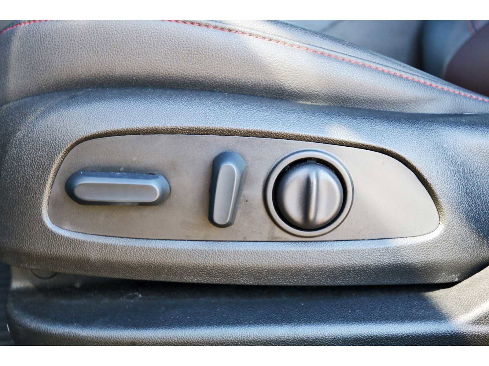 Used 2025 Chevrolet Blazer RS w/ Driver Confidence II Package image 27