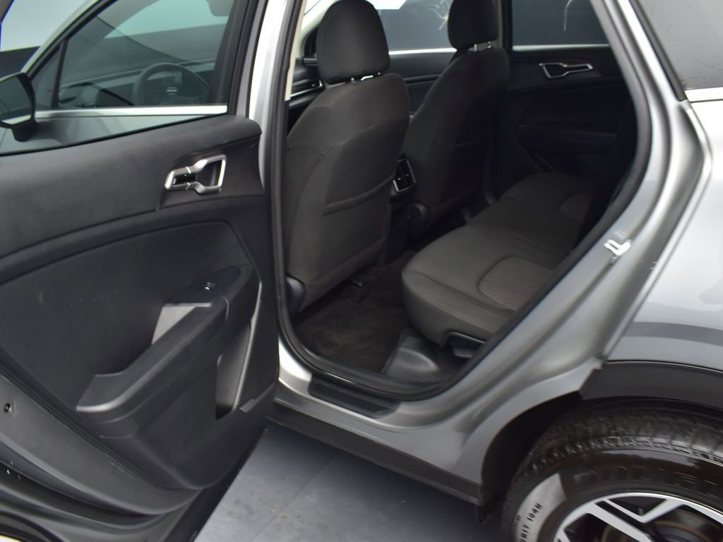 Used 2024 Kia Sportage LX image 10