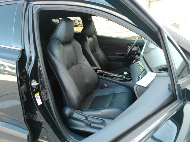 Used 2019 Toyota C-HR Limited image 22