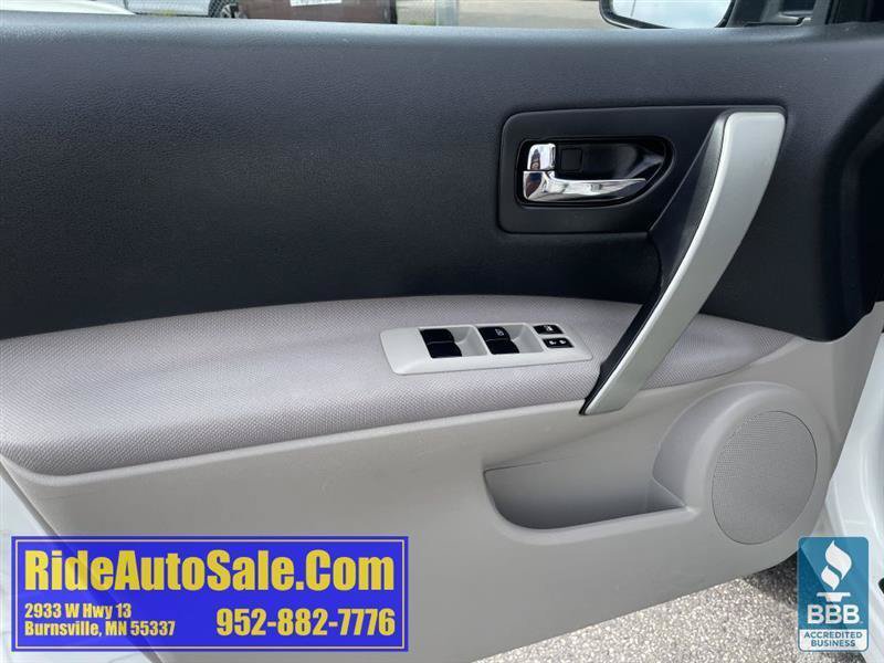 Used 2012 Nissan Rogue S AWD/4WD image 9