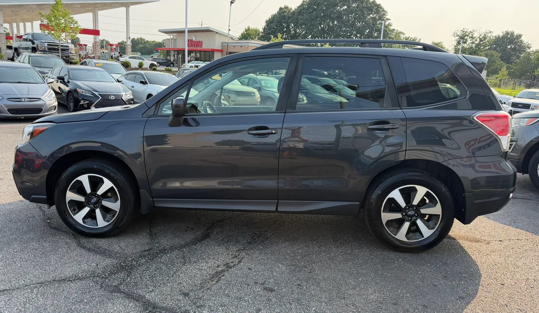Used 2018 Subaru Forester 2.5i Premium AWD/4WD image 2